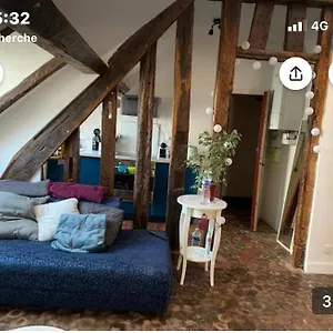 https://cosy-appartement-quartier-latin-rue-mouffetard.fr-paris.fr
