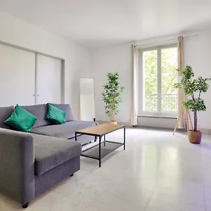 https://luxurious-2-bedrooms-tour-eiffel-rapp-free-netflix.fr-paris.fr