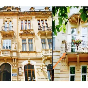 family-apartments-in-lviv-center-with-balcony.hotelslviv.net/